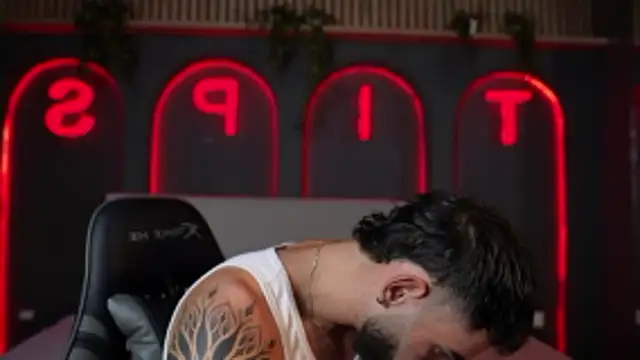 Austin bolt online show from 11/25/25, 03:29