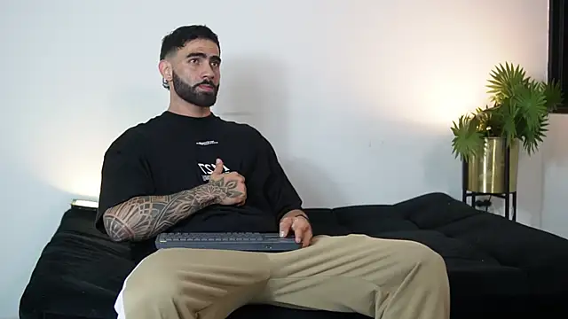 Austin bolt online show from 10/13/25, 01:18