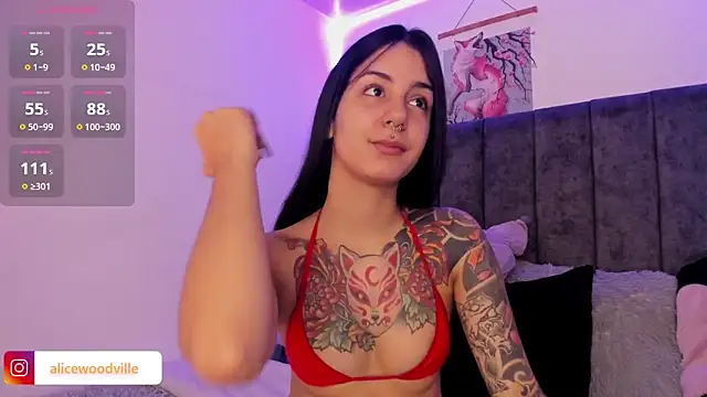 Snapshot of Alice_woodville chatting on 02/11/25, 05:29 Alice woodville online show from 02/11/25, 05:29