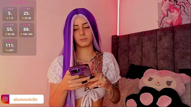 Snapshot of Alice_woodville chatting on 02/16/25, 02:32 Alice woodville online show from 02/16/25, 02:32