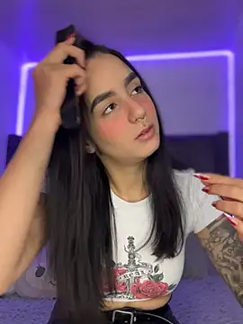 Snapshot of Alice_woodville chatting on 03/08/25, 04:50 Alice woodville online show from 03/08/25, 04:50