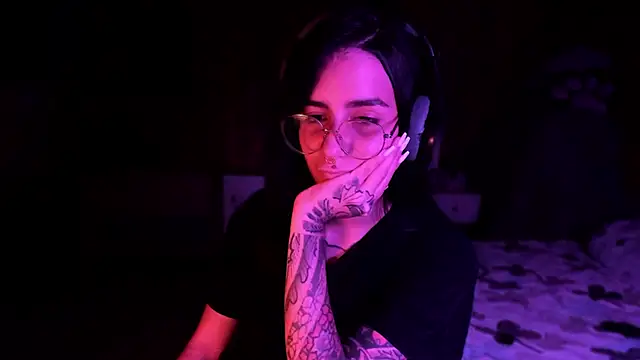 Snapshot of Alice_woodville chatting on 11/03/25, 05:01 Alice woodville online show from 11/03/25, 05:01