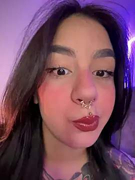 Snapshot of Alice_woodville chatting on 03/18/25, 02:51 Alice woodville online show from 03/18/25, 02:51