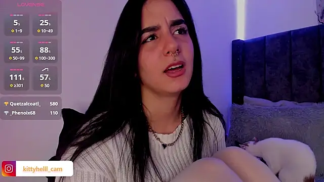 Snapshot of Alice_woodville chatting on 02/28/25, 09:33 Alice woodville online show from 02/28/25, 09:33