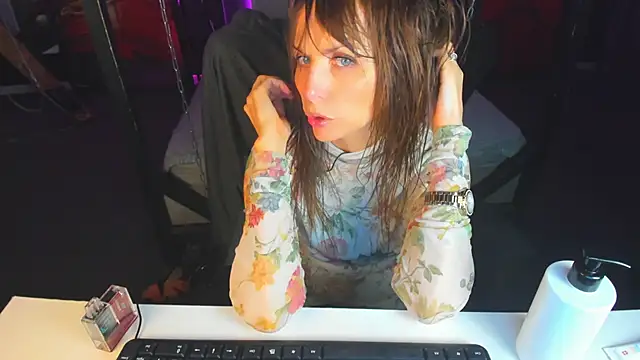 Elizabe th online show from 03/10/25, 07:00