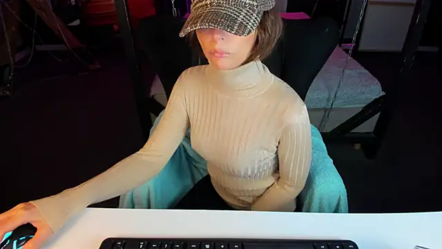 Elizabe th online show from 03/06/25, 05:24