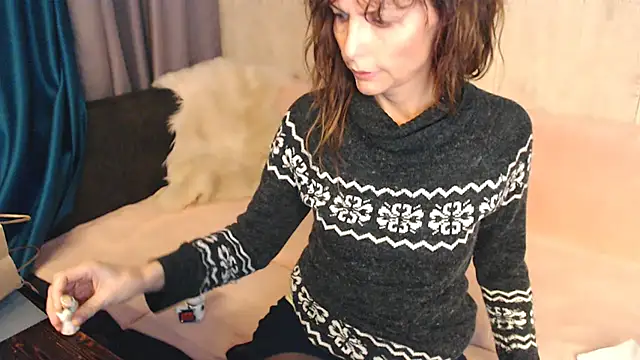 Elizabe th online show from 10/07/25, 04:52