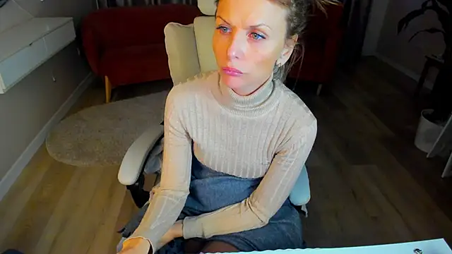 Elizabe th online show from 03/07/25, 04:24