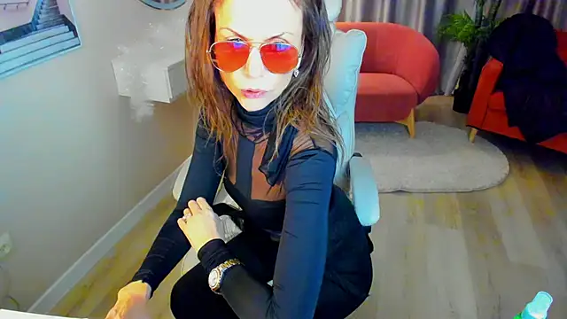 Elizabe th online show from 02/16/25, 07:04