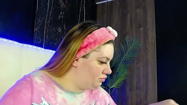 MelanieBrownn online show from 02/14/26, 06:02