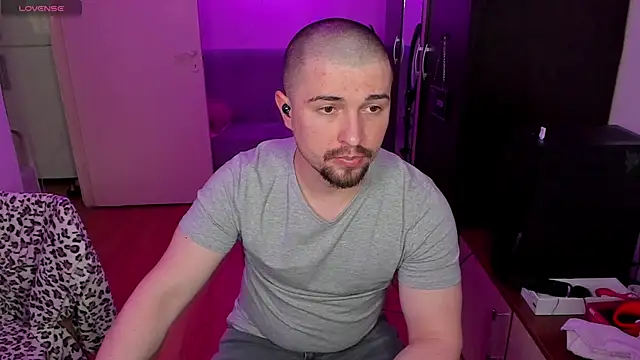 Michael Wolfborn online show from 04/20/26, 02:18