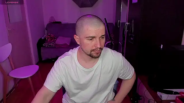 Michael Wolfborn online show from 03/26/26, 02:48