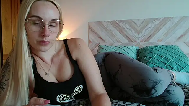 secretmuses online show from 03/31/26, 06:10