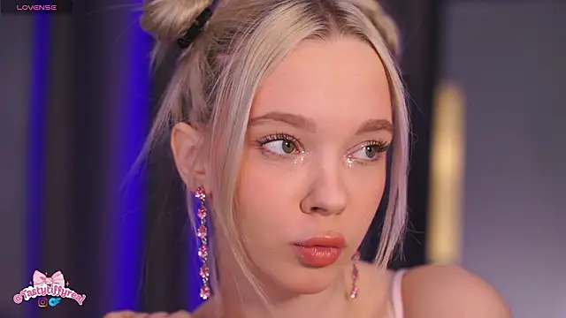  AlinaBailey online show from 02/24/26, 07:42