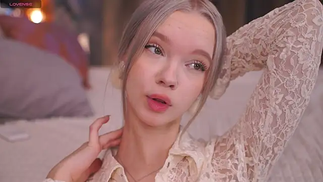  AlinaBailey online show from 11/21/25, 07:40