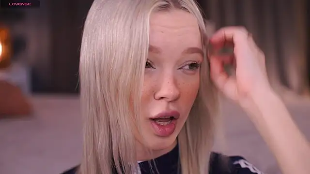  AlinaBailey online show from 12/23/25, 08:02