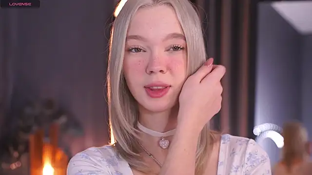  AlinaBailey online show from 11/30/25, 07:42