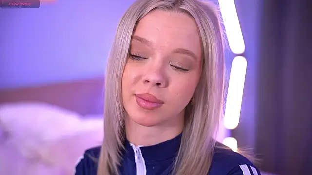  AlinaBailey online show from 04/13/26, 08:07