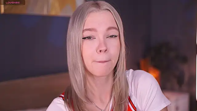  AlinaBailey online show from 11/25/25, 07:52