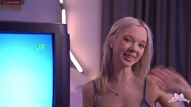  AlinaBailey online show from 04/19/26, 08:26