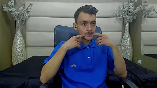 Snapshot of Desmon_Clark chatting on 03/09/25, 12:42 Desmon Clark online show from 03/09/25, 12:42