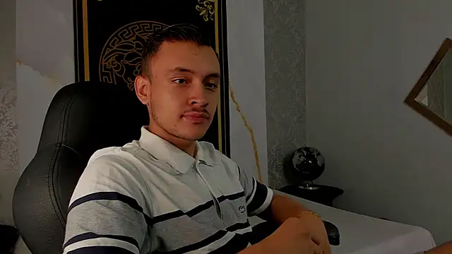 Snapshot of Desmon_Clark chatting on 03/02/25, 07:52 Desmon Clark online show from 03/02/25, 07:52