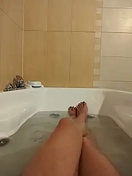 luana63 online show from 11/04/25, 09:57