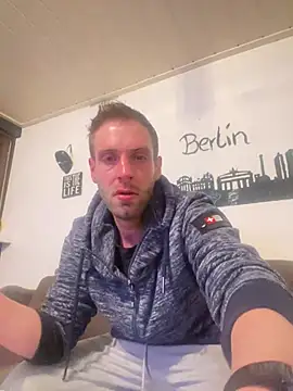 Snapshot of privat-official chatting on 02/28/25, 10:50 privat-official online show from 02/28/25, 10:50