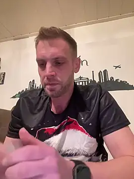 Snapshot of privat-official chatting on 12/27/24, 07:14 privat-official online show from 12/27/24, 07:14