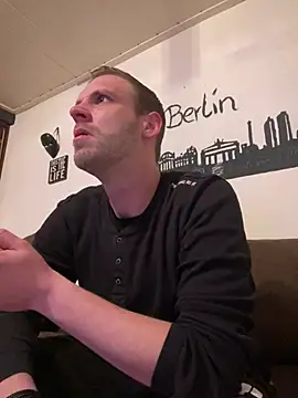 Snapshot of privat-official chatting on 12/26/24, 08:42 privat-official online show from 12/26/24, 08:42