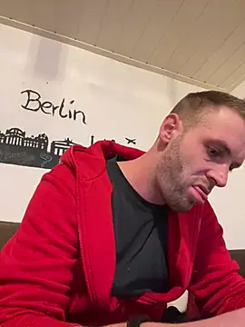 Snapshot of privat-official chatting on 12/30/24, 08:15 privat-official online show from 12/30/24, 08:15