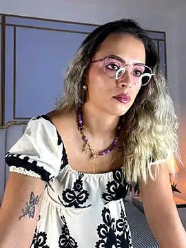 aziac10 online show from 10/10/25, 11:44
