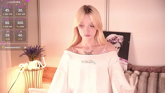 Snapshot of Naughty__Couplles chatting on 01/17/26, 04:32 Naughty Couplles online show from 01/17/26, 04:32