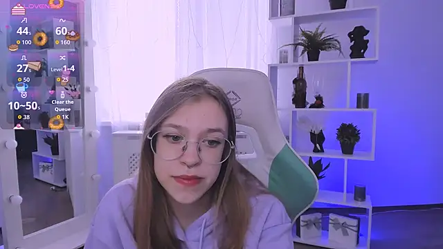 LayriantaVee online show from 03/26/26, 07:06