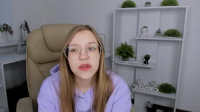 LayriantaVee online show from 03/30/26, 06:04