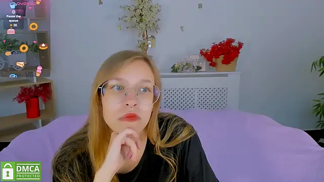 LayriantaVee online show from 09/10/25, 06:01