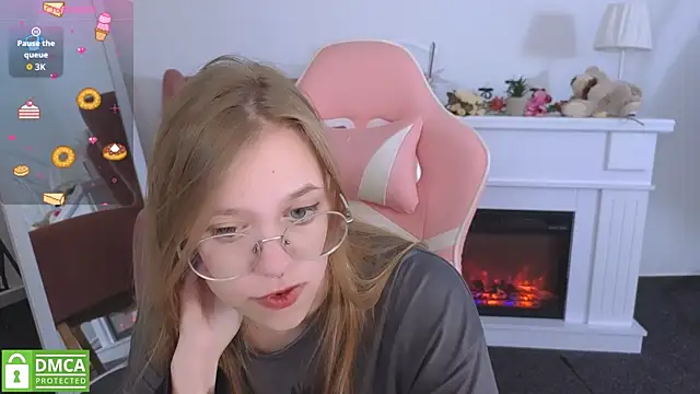 LayriantaVee online show from 09/25/25, 06:08