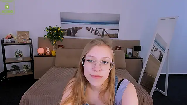 LayriantaVee online show from 03/05/25, 10:00