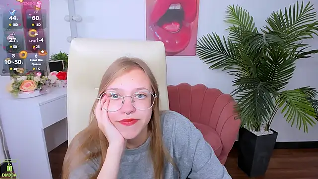 LayriantaVee online show from 09/15/25, 06:03