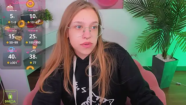 LayriantaVee online show from 10/08/25, 06:26