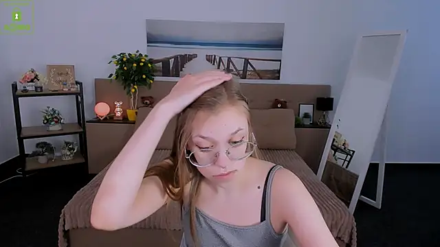 LayriantaVee online show from 03/02/25, 01:09