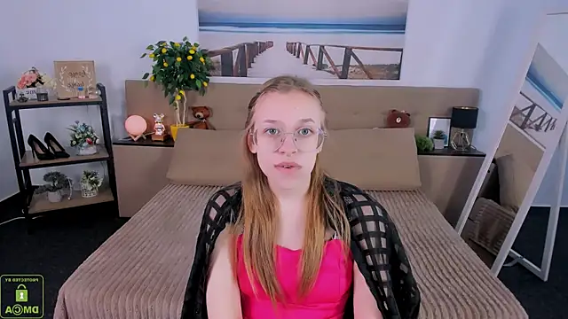 LayriantaVee online show from 03/22/25, 07:25