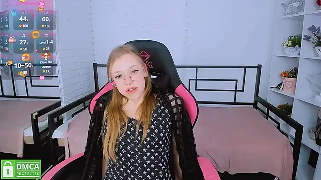 LayriantaVee online show from 03/11/25, 10:18