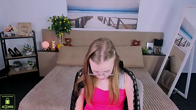 LayriantaVee online show from 03/22/25, 01:41