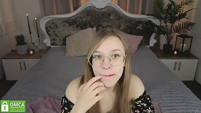 LayriantaVee online show from 04/15/26, 05:57