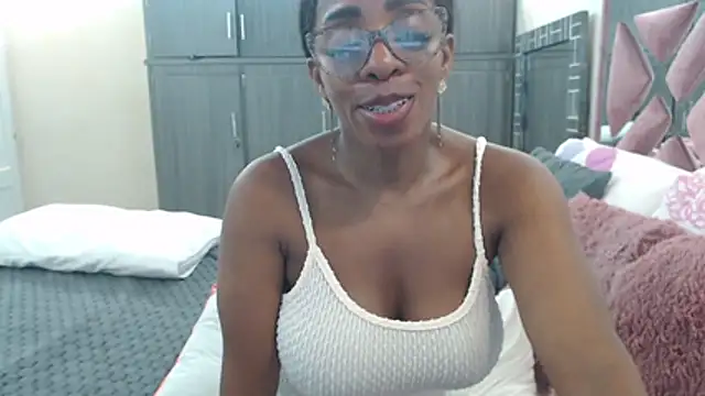 Snapshot of Ginachaudex chatting on 07/09/26, 01:21 Ginachaudex online show from 07/09/26, 01:21
