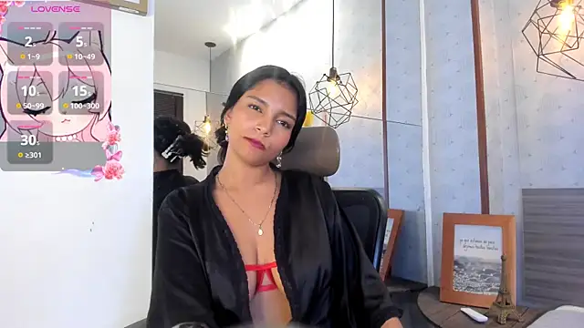 Snapshot of Candys_victoria chatting on 03/01/25, 04:47 Candys victoria online show from 03/01/25, 04:47