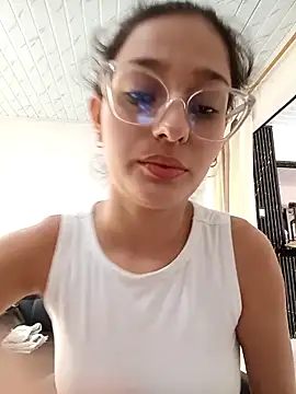 Snapshot of Ary-18 chatting on 11/27/25, 02:28 Ary-18 online show from 11/27/25, 02:28