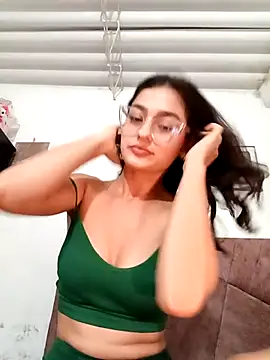 Snapshot of Ary-18 chatting on 11/12/25, 01:43 Ary-18 online show from 11/12/25, 01:43