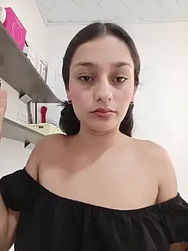 Snapshot of Ary-18 chatting on 10/24/25, 02:05 Ary-18 online show from 10/24/25, 02:05